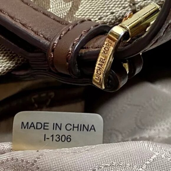 Michael Kors Jet Set Signature Leather PVC Large Snap Pocket Tote Brown on Brown - Picture 14 of 16